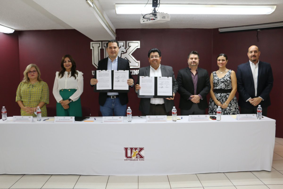 Firma de convenio por el rector de Universidad Kino, Julio Cesar Mendoza y el Lic. Adolfo Salazar Razo, Secretario de la Consejería Jurídica del Poder Ejecutivo del Estado.
.
.
.
#RedUK #Convenio #UniversidadKino #Sonora #Colaboración #Universidad #SoloLosMejores