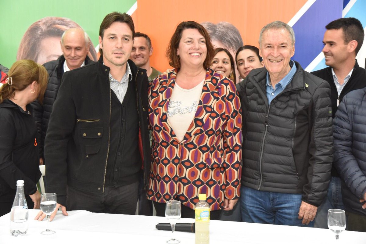 Los candidatos y su plan de gobierno cuentan con mi total apoyo y respaldo. Por eso, en su primer día de gestión vendremos a firmar con <a href="/VeroCrescente/">Veronica Crescente</a> los acuerdos correspondientes para ejecutar la plataforma planteada, que cuenta con una verdadera participación ciudadana.