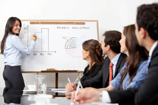 MissJazminYT's tweet photo. Su Netnografía, investiga y analiza los tipos de vínculos que generan las comunidades virtuales alrededor de su producto, servicio o experiencia. Entregando las estrategias de diseño de servicios, customer experience, desarrollo de producto, branding y estrategias de marketing. https://t.co/awQM03zHRf