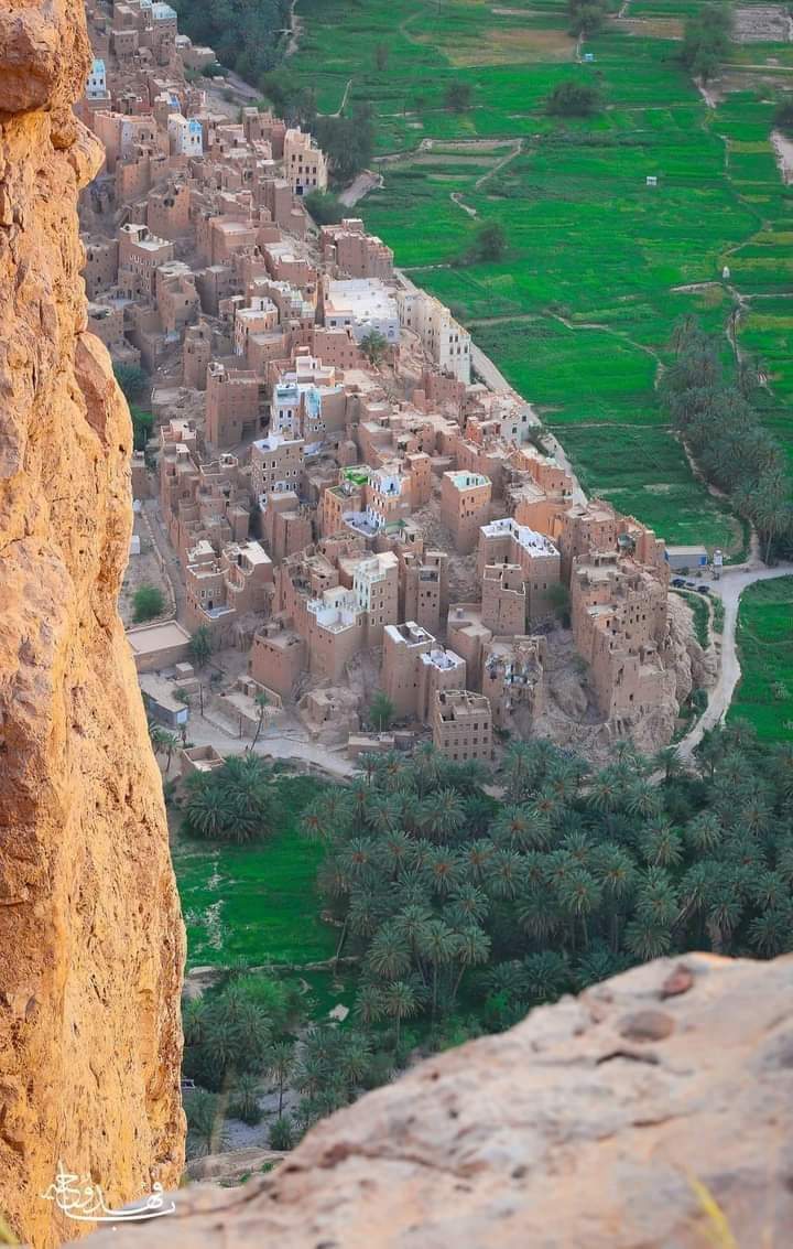 صلوا على من بكى شوقا ل رويتنا