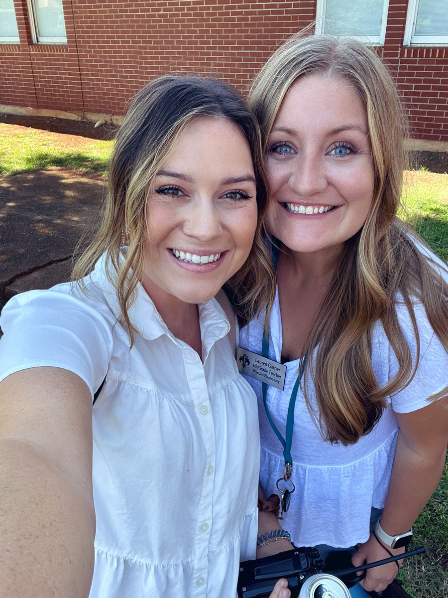 Abbie_Murray2's tweet photo. When you get to see your work bestie during a different part of the day! @mrslaurengarner https://t.co/ZYkQkrVzr9