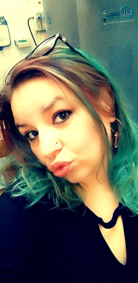 Jennife19884007's tweet photo. Work vibes time to get this money #ThirstyThursday #BarLife #ServerLife #AlwaysTip https://t.co/5w1IwFeW7Y
