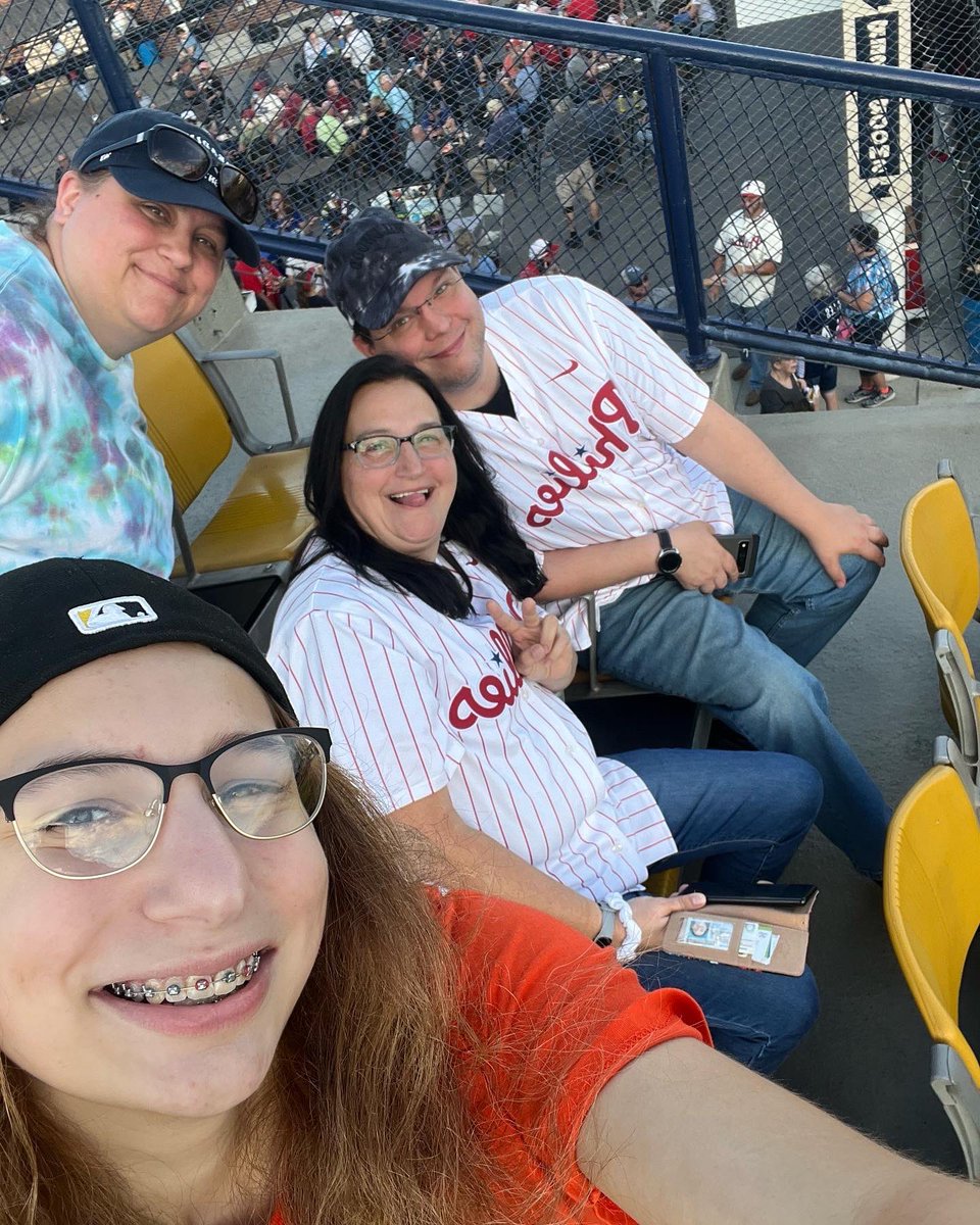 alexis_hockey12's tweet photo. BASEBALL TOWN ❤️⚾️ Let’s go Fightins ❤️⚾️ 
#rphils #readingphils #readingphillies⚾️ #fightins https://t.co/p9SOIDMtvn