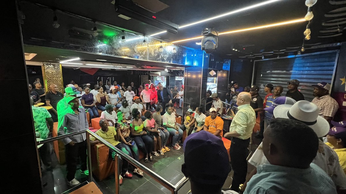 DominguezBrito's tweet photo. En San Luis, Circunscripción 3 de Santo Domingo Este, realizamos asamblea electoral y de organización con un nuevo grupo de coordinadores de nuestro proyecto de nación. 

¡Sin distracciones!
¡El 16 de octubre VOTA 3!

#Vota3 #FranciscoPresidente https://t.co/zanBbzfujF