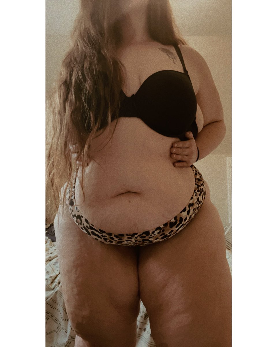 sluttypanda12's tweet photo. Grab my hips like this from the back😘 #bbwsolo #BBWgordita #cuckold_queen #Pawged #PawgNation #secretseller #secretbuyer #selling #sellingcontent #bbwvideo #bighips #onlyfansbabe #contentselling https://t.co/v7QR7XJ0HK