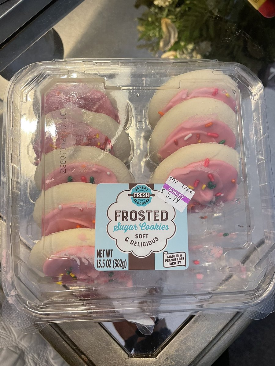 alliecat___'s tweet photo. Just absolutely inhaled two of these fucks https://t.co/UlxXC9t46x