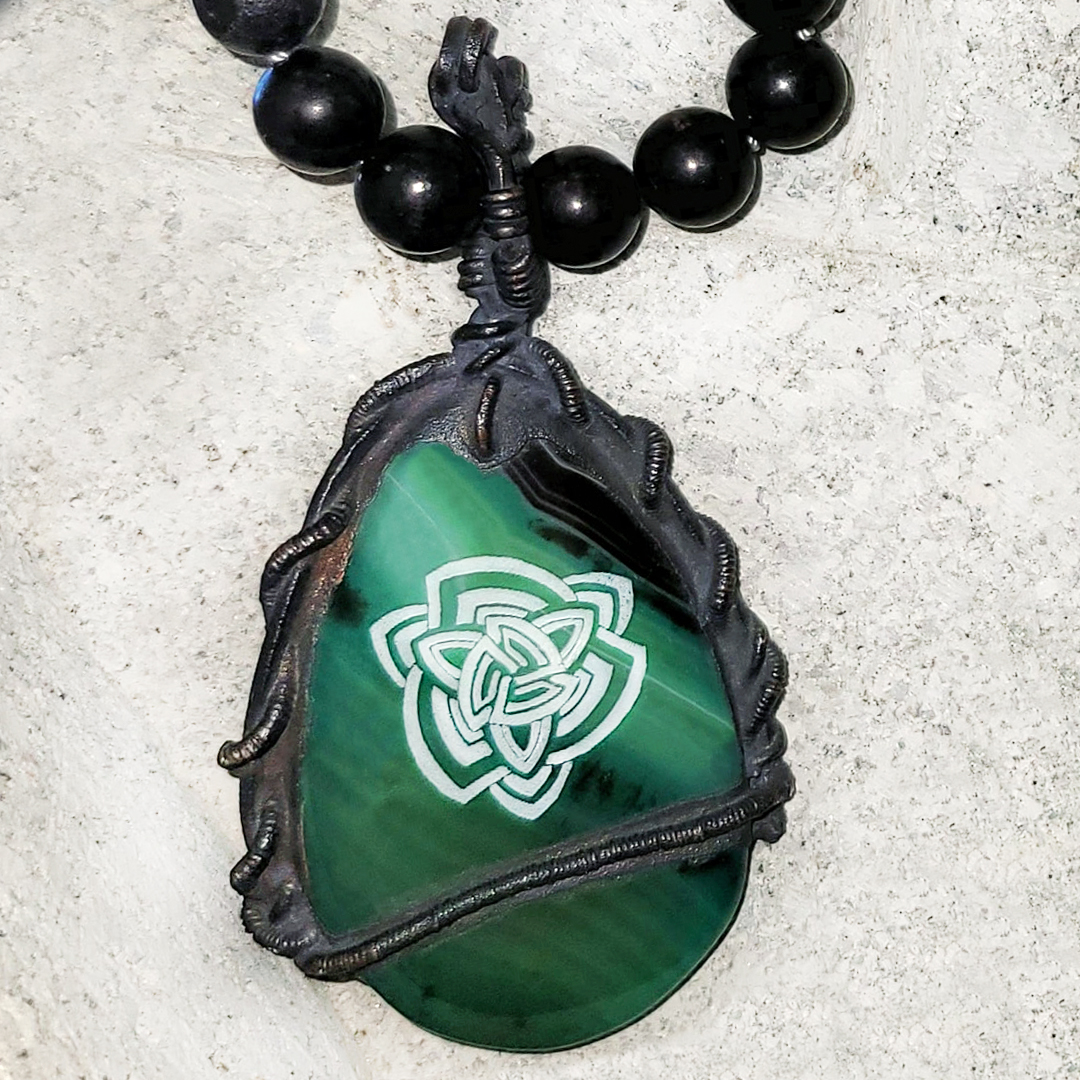kama_connection's tweet photo. Today's piece by Corey Clark is a Mandala pendant, wire-wrapped and fused into its setting. Mother Mala made it the centerpiece of a Mala, hand-knotted with bronzite beads, golden sheen obsidian and a carnelian guru bead.
@VisitBoulder @BoulderChamber https://t.co/kO0UsA8wjU