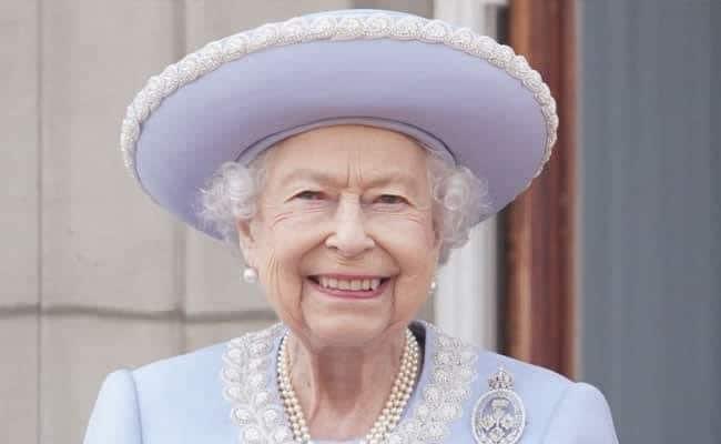 shabcaan's tweet photo. The queen of England #Queen_Elizabeth_II died recently, the queen was 96 years old and her death was reported. https://t.co/J995NpElJ5