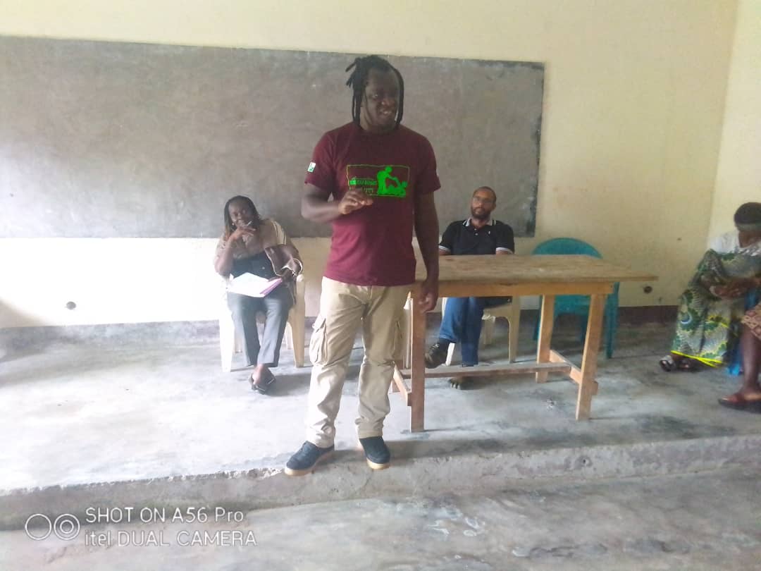 2saint237's tweet photo. Causerie éducative avec les mineurs de la prison principale de Kribi, aujourd'hui https://t.co/hQpQlasztO