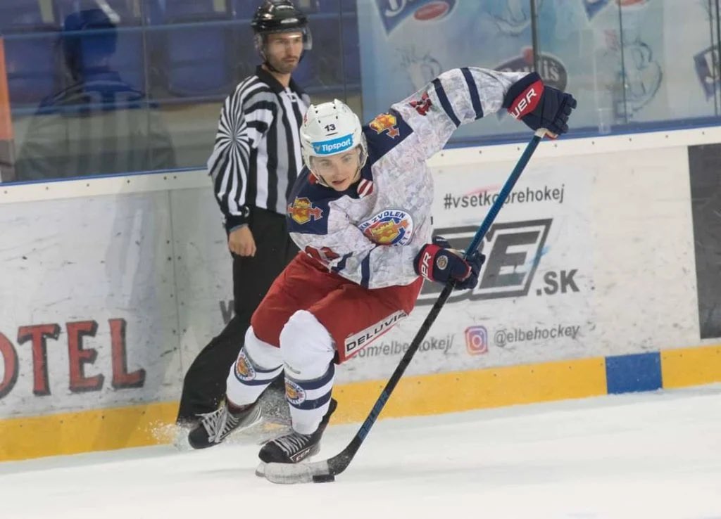 TomasVosvrda's tweet photo. Dalibor Ďuriš @daloduris podepsal roční smlouvu v @tipos_slovenska_hokejova_liga s týmem @hk_brezno ! Dalimu přejeme výbornou sezonu a pevné zdraví ✊🏻 #forward #dalibor #duris #unlimitedhockeyagency https://t.co/0ebRqpAHyF