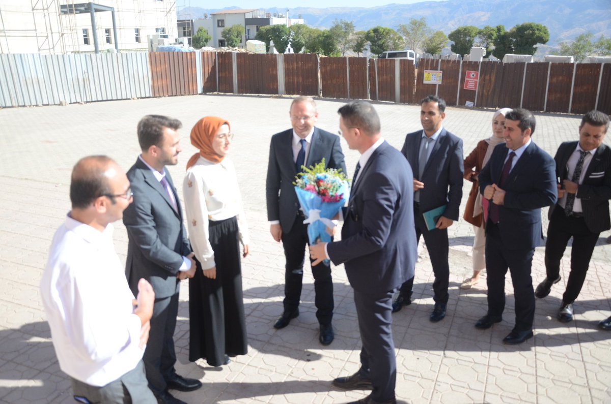 sirnakmem73's tweet photo. Genel Müdürümüz Sn.Ömer İNAN, İl Milli Eğitim Müdürümüz Sn. Mirza TETİK, İlçe Milli Eğitim Müdürleri, İl Milli Eğitim Müdür Yardımcısı ve Şube Müdürleri ile 2022-2023  Değerlendirme Toplantısında bir araya geldi. 
@tcmeb
@valiosmanbilgin
@SirnakValiligi
@omerinan06
@mirzatetik78 https://t.co/w65j02fwmT