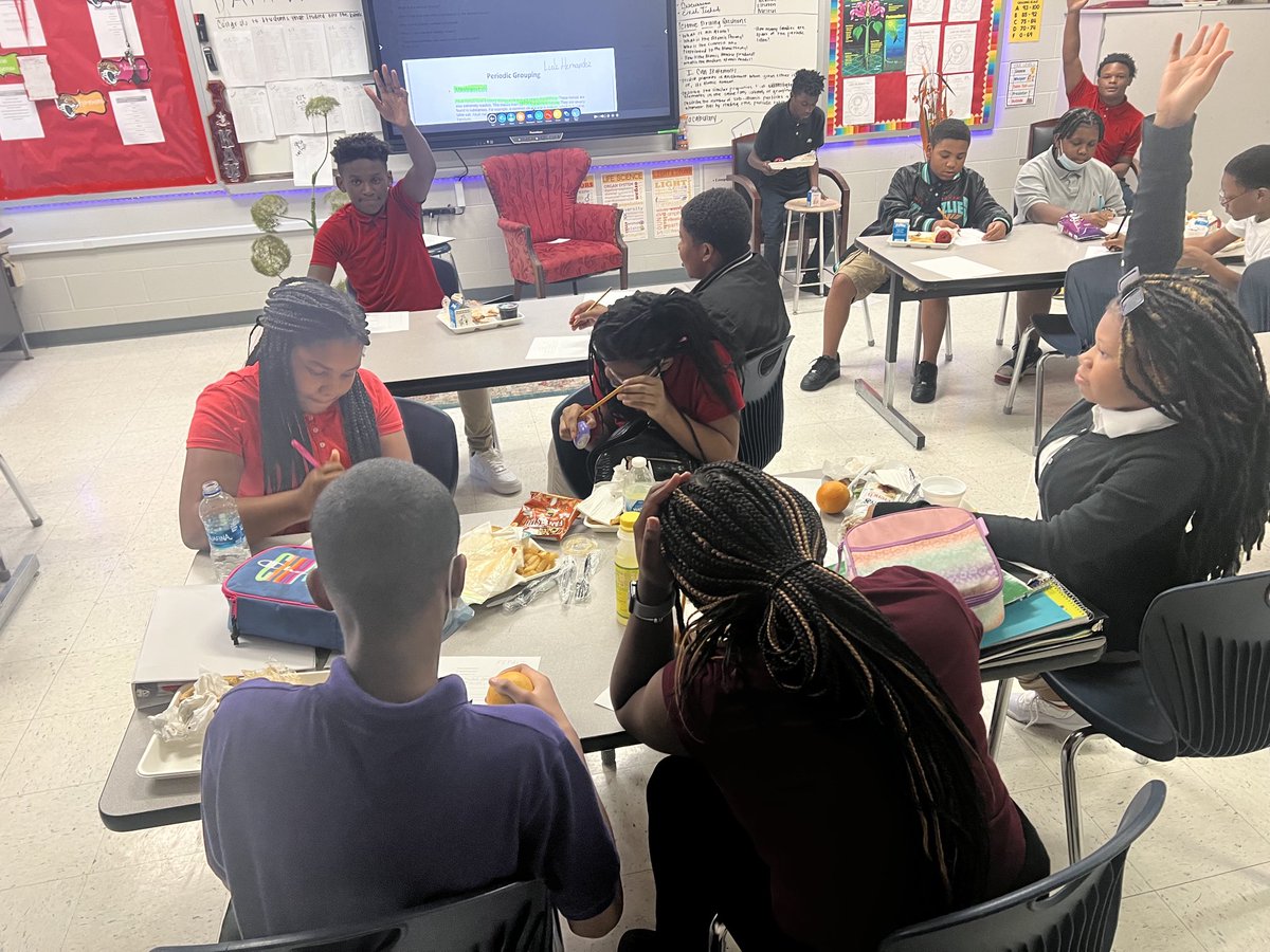 Washington1911_'s tweet photo. Learning is happening all around the clock here at ⁦@HaynesMiddle⁩ . Some scholars take advantage of today’s lunch with Mr. Washington where scholars have an additional chance at asking questions pertaining to curriculum for the week. #wildcatpride ⁦@MetroSchools⁩ https://t.co/I3wtsH68t1