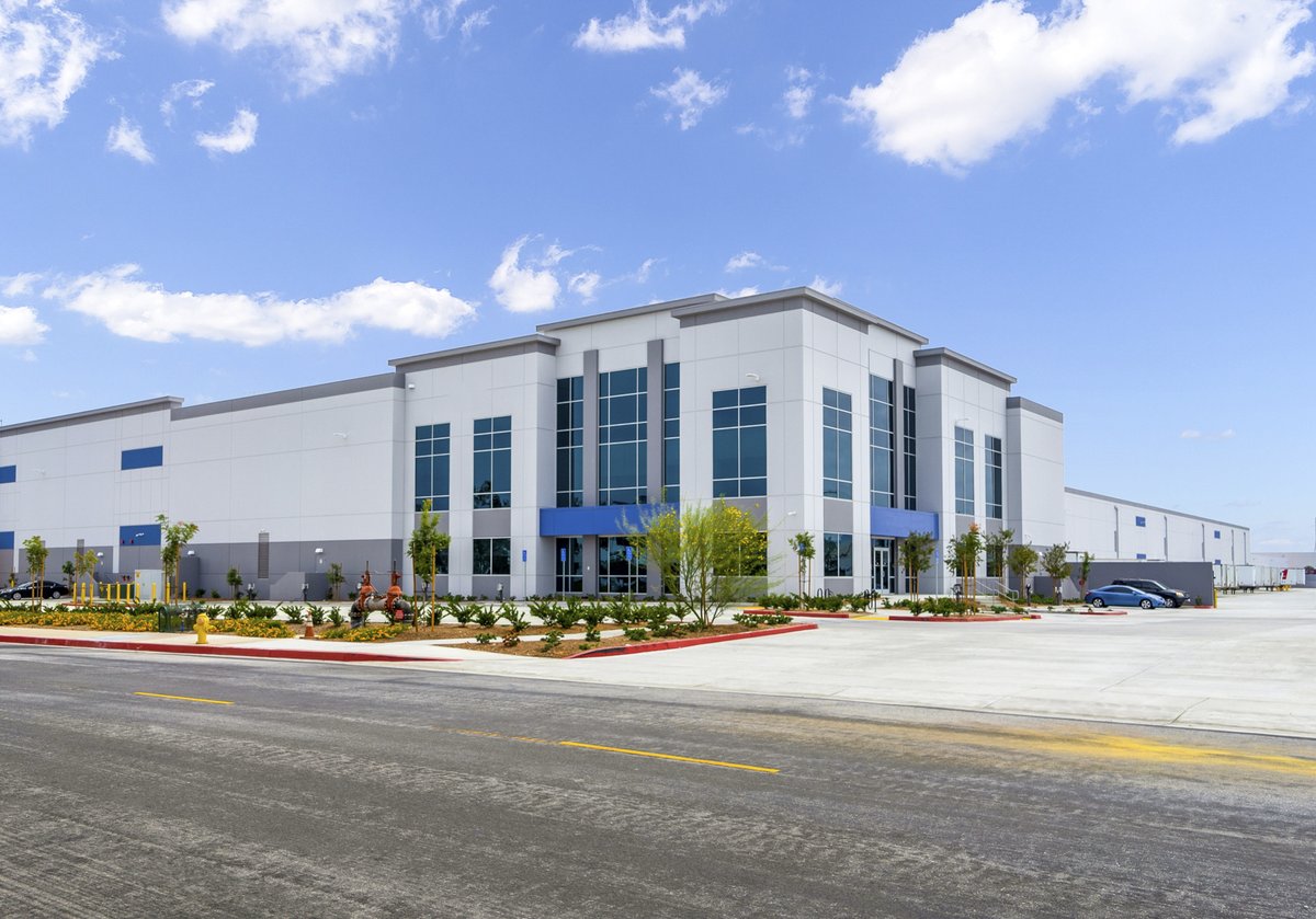 PDBGroup's tweet photo. PREMIER recently completed a 251,000-square-foot warehouse in southern California for Ares Industrial Management. Check out the full story:  https://t.co/ZuEmWw0axU #thinkbeyondthebuild https://t.co/IUvmqqRueN