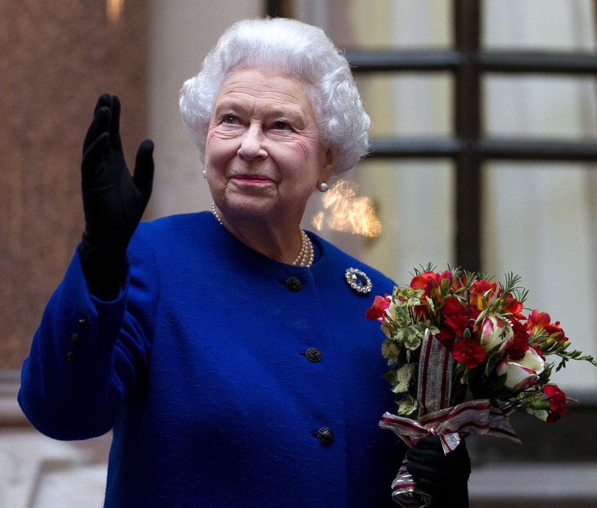 miami_diario's tweet photo. #QueenMD 🇬🇧 | “En nombre del pueblo ucraniano, expresamos nuestras más sinceras condolencias a la familia real, al Reino Unido y a la Mancomunidad por esta irreparable pérdida”, dijo el presidente de Ucrania, Volodímir Zelenski, lamentando la muerte de la reina Isabel II. https://t.co/X8pmxqGkxz