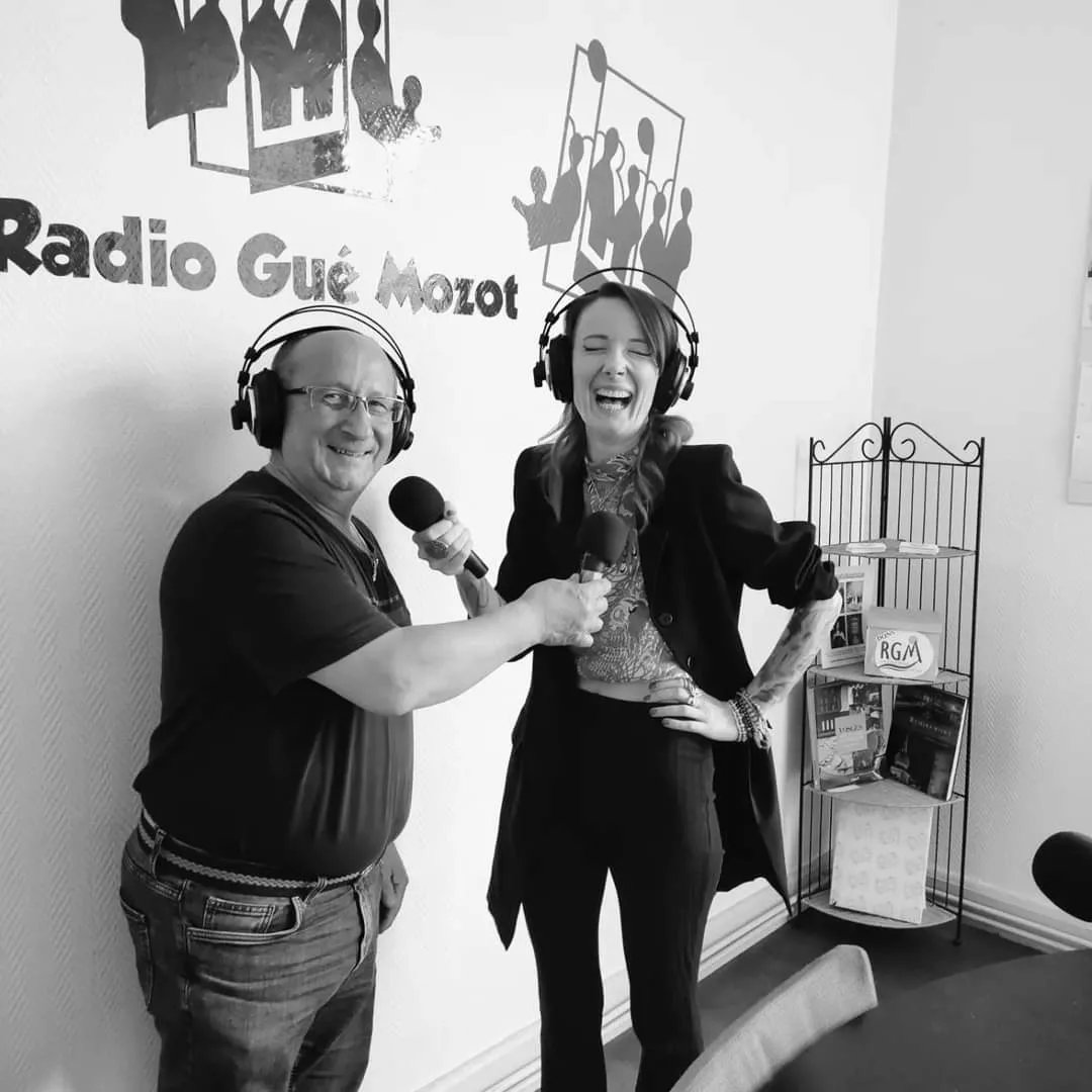 MougelGilles's tweet photo. Belle rentrée radiophonique dans Les Années Bonheur sur Radio Gué-Mozot avec ma collègue Lya. https://t.co/UDZDG6KCNB