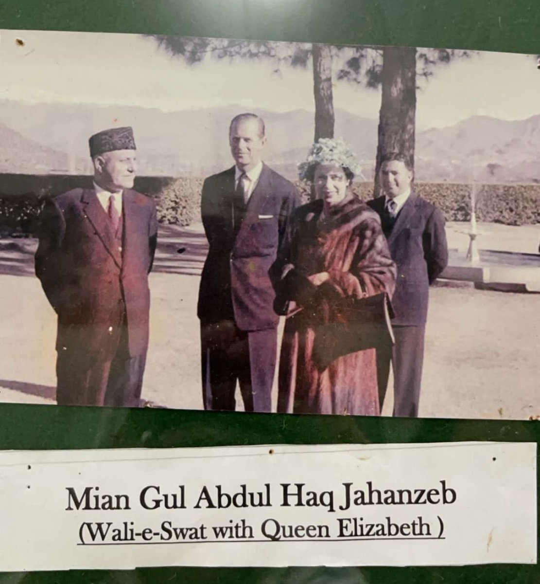 HK_mcr's tweet photo. Queen Elizabeth in Swat.
She wanted to colonise Swat but the King of Swat didn’t allow it. https://t.co/5eLXVA9nxz