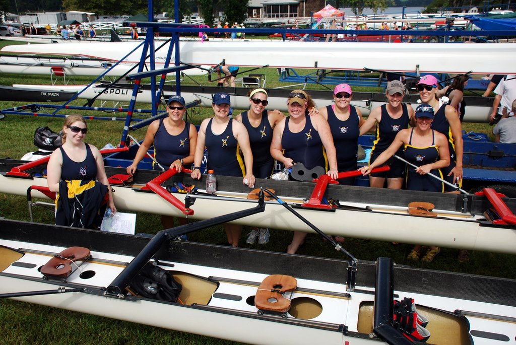 dcstrokes's tweet image. #throwbackthursday: Unfortunately, the 13.1-mile Wye Island Regatta no longer exists. But in 2012, DC Strokes took home medals in the masters M8+ and W8+ events, and an additional 16 adventurous novices took on the half-marathon challenge.
.
📸 Paolo de Matthaeis