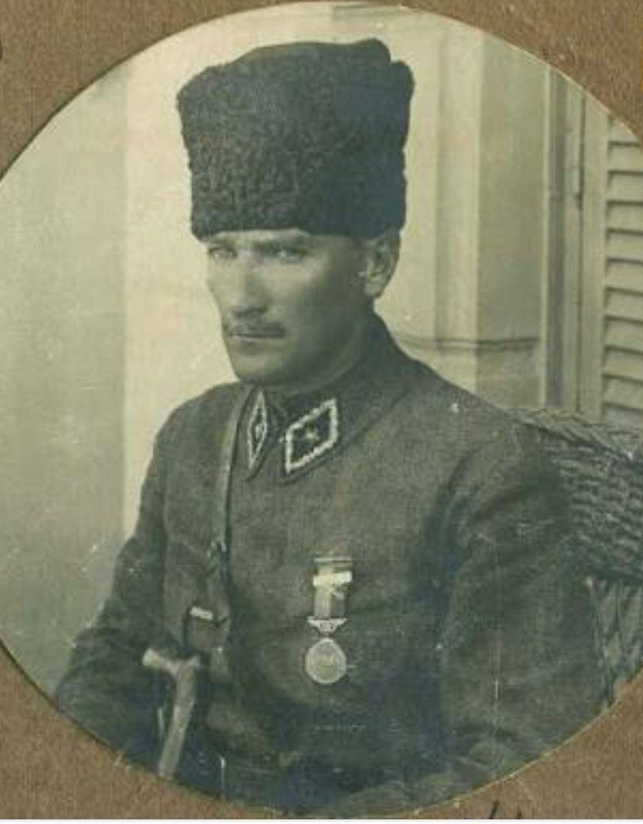 “Yunan ordusunu yok etmişiz ve İzmir'e iniyormuşuz… Ne olmuştuk biliyor musunuz? Kurtulmuştuk… Ah Mustafa Kemal, Mustafa Kemal, sana ölünceye kadar o günün sevincini ödeyebilmekten başka bir şey düşünmeyeceğim.” (Falih Rıfkı Atay, Çankaya, s. 363)