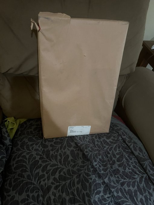 Another gift just arrived. #MistressLydiaD #SpoilMe https://t.co/2WdbsNBaW9<a href="/tag/mistresslydiad"class="tags">#MistressLydiaD</a><a href="/tag/spoilme"class="tags">#SpoilMe</a>