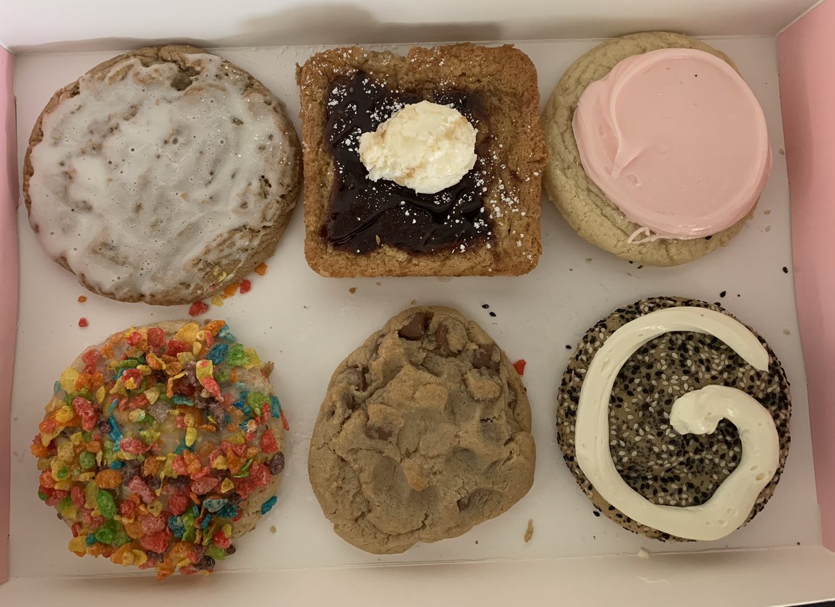 bearjewcannon01's tweet image. This is why I get up at 5 am, because I am a goddamn Cookie Goblin!! 🤤 🍪 
#FatKidProblems #CookieMonsterIsMySpiritMuppet