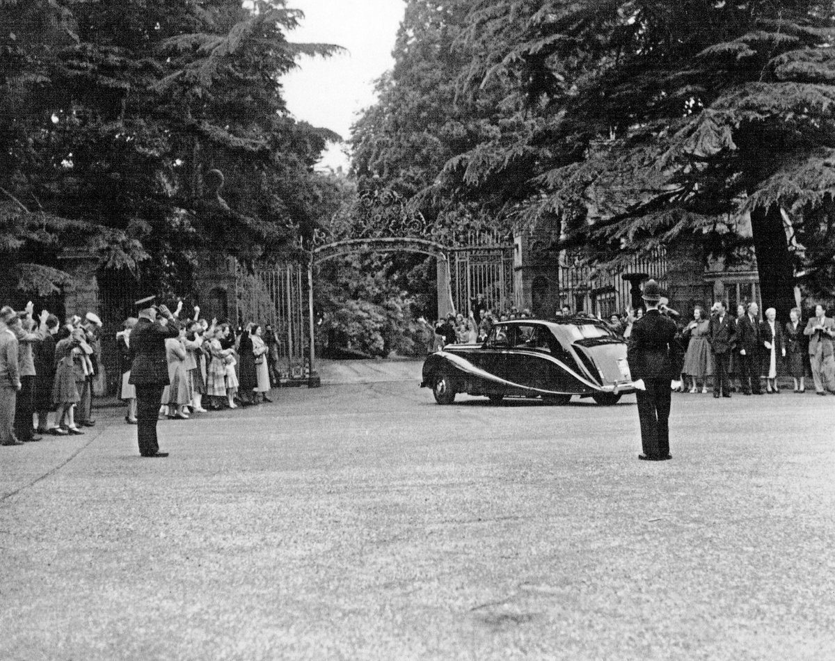 MentmoreBucks's tweet photo. We join the rest of the nation sending our deepest condolences to the Royal Family. Out of respect for Her Majesty we have decided to cancel the Mentmore Village Fete which was to be held this coming Saturday. These pictures are of the Queen visiting Mentmore in the late 1950's https://t.co/yO1naF9ofx