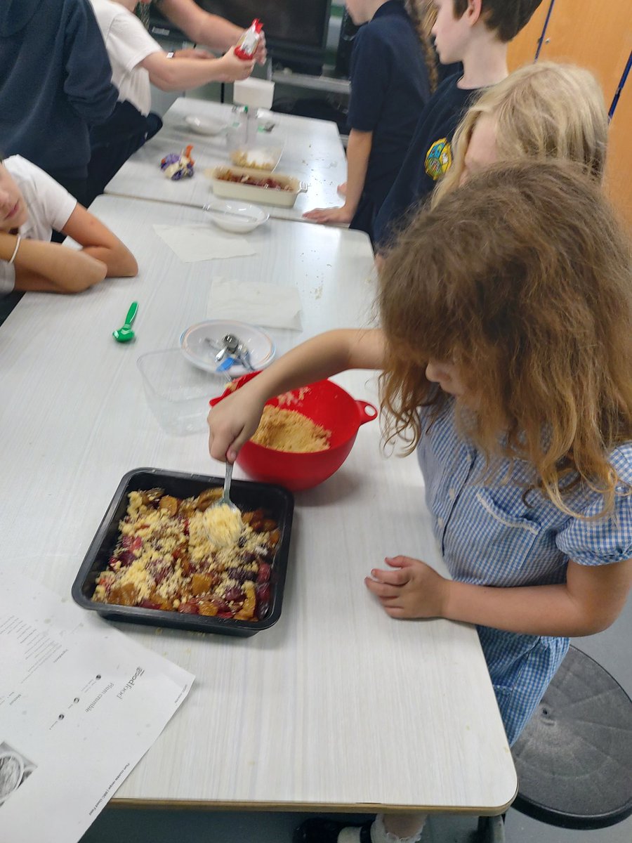 torphichen_ps's tweet photo. We are ready for our Harvest Celebration tomorrow with homemade apple crumble, plum crumble and stovies!! #homegrown #ourapples #ourplums #ourtatties #outdoorlearning #skillsforlife #Harvest #cooking #foodtechnologies @KSBScotland @LoveWestLothian @WLCDYW https://t.co/ZClEFxmN57