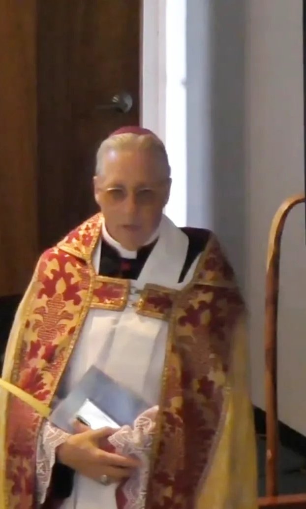 AnglicanUnion's tweet photo. The Anglican Union expresses prayers and condolences on the passing of Her Majesty Queen Elizabeth II. https://t.co/8TGDkY9Klm