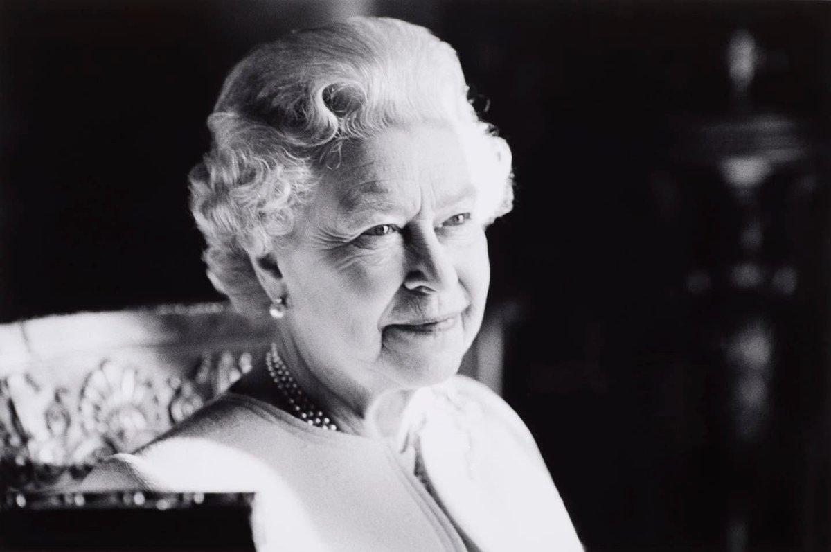 modeltechnology's tweet photo. We offer the Royal Family our deepest sympathies following the death of Her Majesty The Queen Elizabeth II. 

Such sad news. Rest in Peace Ma’am. https://t.co/E1YDVLKHZ8