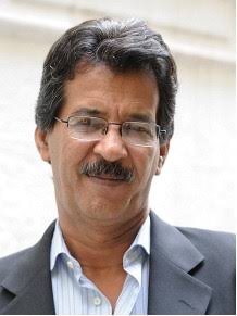 h_ahmed_barykla's tweet photo. حركة صحراويون من أجل السلام هي السكرتير الأول الحاج احمد، و الحاج احمد هو حركة صحراويون من أجل السلام  .
اذن حذاري من هؤلاء الذين يلعبون على الوتر الحساس و يريدون نسف كل انجازاتنا على مدار سنتين من الجد والكد والصبر https://t.co/gzEzT3RWxG