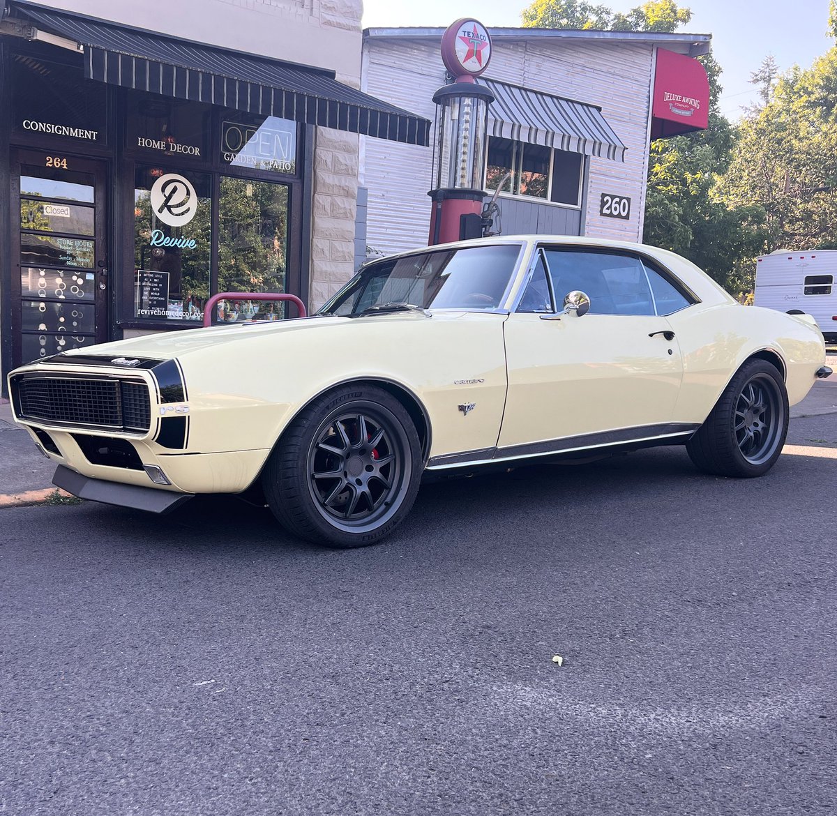 techvector's tweet image. Beast is on the ROAD! #67camaro #restomod #hotrods #classic
