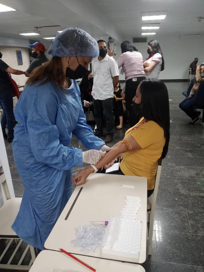 Dichoso el que estudia para aprender, el que estudia para enseñar, pero más quien lo hace para curar. #HéroesDeLaSalud #CubaPorLaVida #CubaCoopera <a href="/cubacooperaven/">Brigada Médica Cubana en Venezuela</a> <a href="/MINSAPCuba/">Ministerio de Salud Pública de Cuba</a> <a href="/japortalmiranda/">José Angel Portal Miranda</a> <a href="/PardoRegla/">Regla Angulo Pardo</a>