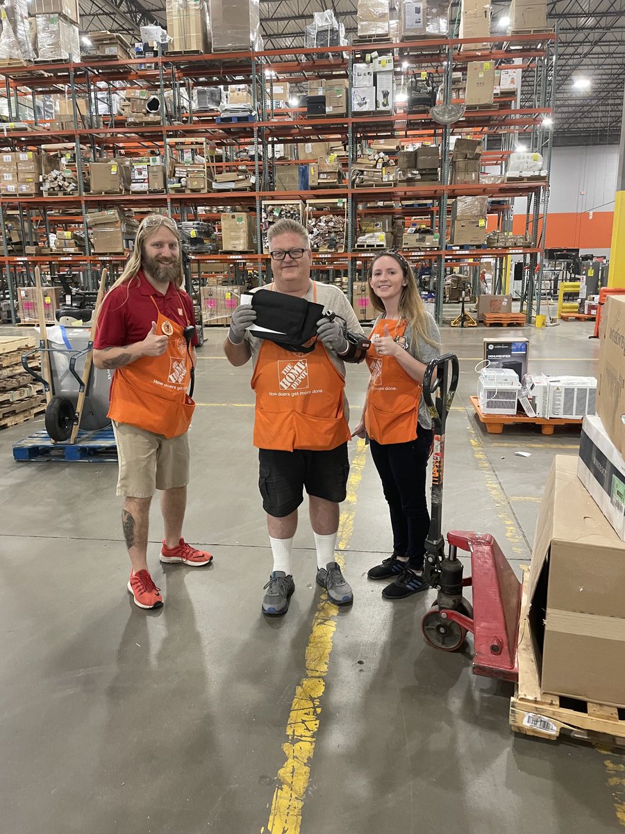 Darryl with an awesome prize for taking his InFocus. #SafetyTakesEveryone ⁦@mmusick77⁩ ⁦<a href="/thd_dlussier/">deb lussier</a>⁩ ⁦<a href="/HDRLC8615/">Home Depot RLC 8615</a>⁩