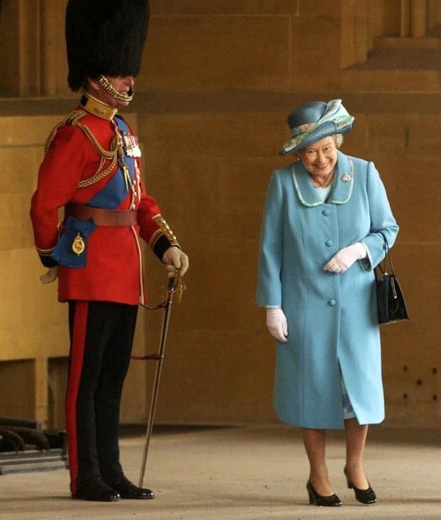 makemorenoisepr's tweet photo. This afternoon the UK experienced a momentous loss. In an increasingly turbulent world, where events often feel beyond our control, Queen Elizabeth II was our constant. 

Her dignified demeanour, warm smile, and many years of public service, touched so many lives across the world https://t.co/rKCB7F8v9w