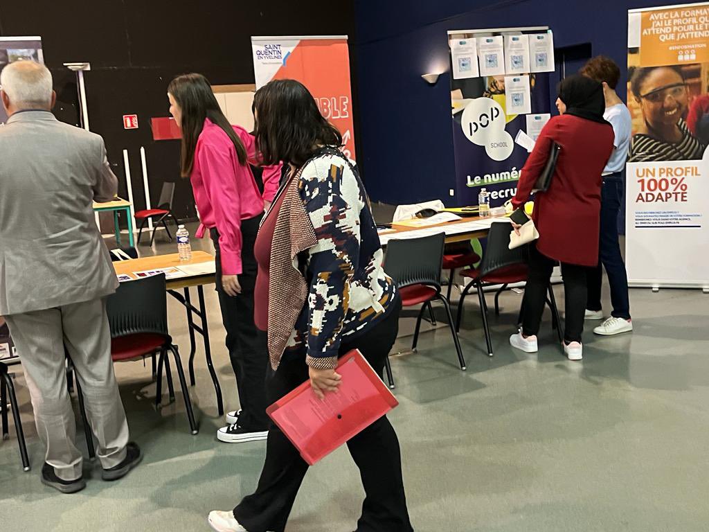 CampePhilippe's tweet photo. Une de nos priorités,aller vers les publics en recherche d’#emploi et leur proposer des solutions concrètes comme aujourd’hui à #Trappes avec notre #Forum Emploi Formation organisé avec @villedetrappes .Ce sont près de 200 participants pour cette 1ère édition #QPV #TousMobilisés https://t.co/66fMHcfQNV