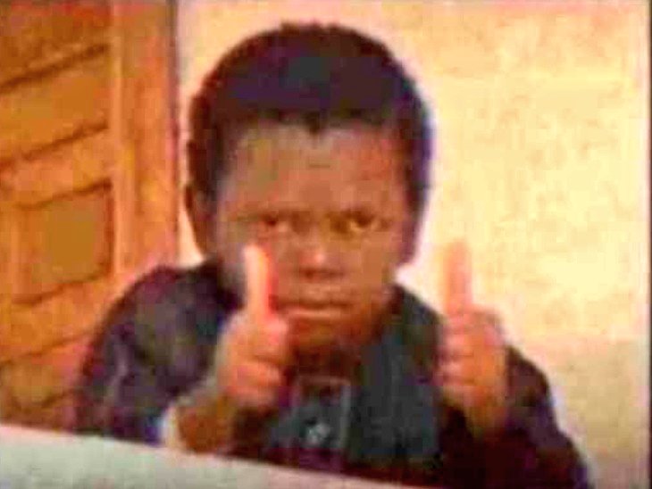 EffiongJoy7's tweet photo. The Queen is dead and you're still alive? Bola shey you don see say na lie your boyfriend dey lie give you https://t.co/LdwQ7mKdU8