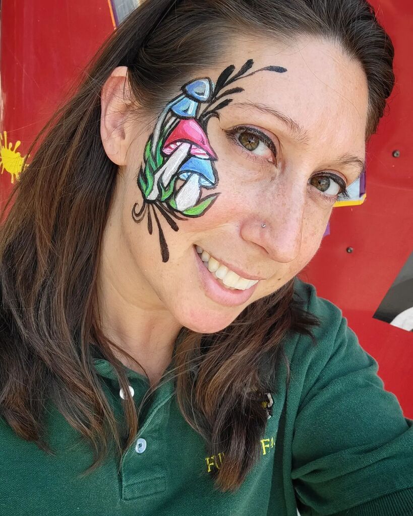 viscreativity's tweet photo. Pumped to start another event! First day of @utahstatefair. Painting with Christina @blushingpeachart and @carriefacepainter in the little red trailer. We are located between the Zion Art building and the food court!

#utah #utahstatefair #saltlakecity #funnyfacesfacepaintin… https://t.co/7Hx1s3VfUT
