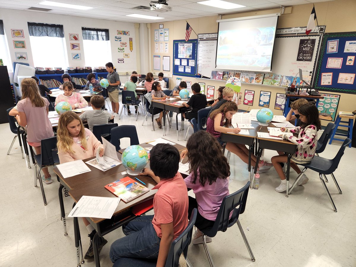 aggieallyson00's tweet photo. These 4th graders @NISDBeard had the opportunity to explore the new map and globe resources today! @NISDElemSS https://t.co/2Bb71TbF0b