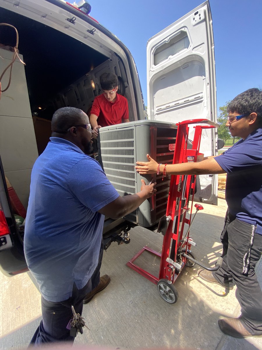 BlansonCTEHVAC's tweet photo. Blanson CTE HVAC
4 major components in the Refrigeration ????
1) Condenser
#Does yours work
# Bring it to us
#Blanson HVAC on fire !!!@!! https://t.co/9aeFYaPFQQ