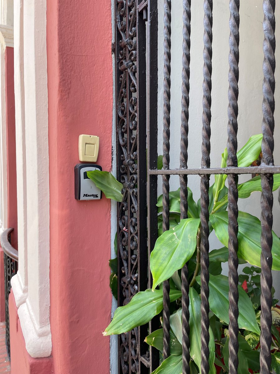 MasterLockUS's tweet photo. Master Lock in the Wild: Spotted in San Juan, Puerto Rico! Do you see a Master Lock? Share yours in the comments below or share using the hashtag #MasterLockintheWild to be featured in a future post.

Shop lock boxes at: https://t.co/1Ru8Gvm3fC

#MasterLock #Lockboxes https://t.co/MzZB2AeeHo