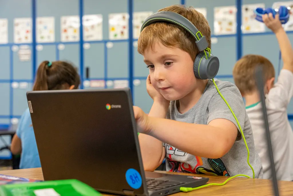 KleinISD's tweet image. Our littlest learners are brushing up on their literary skills @BrillKISD in Mrs. Howell&apos;s Class! Through personalized stations students are reading, writing, and working on letter recognition! #Promise2Purpose