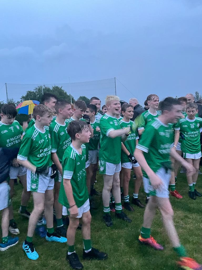 Cargin_Gac's tweet photo. The come back of the year happened tonight in Whitehill! 
After getting beat 3.04 to 0.00 at half time, our U15s put in an unbelievable 2nd half performance and came back to win...
Cargin 1.11 Gort na Móna 3.04
Absolutely brilliant!!!
U15B Chamionship Winners!! 🇳🇬🏆 https://t.co/lD3UqIktpw