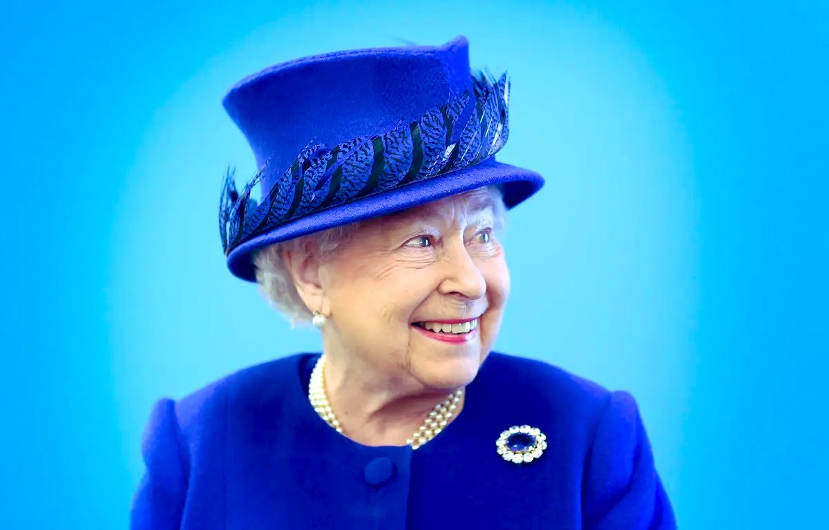 Quel que soit notre âge, elle a accompagné nos vies #ElizabethII