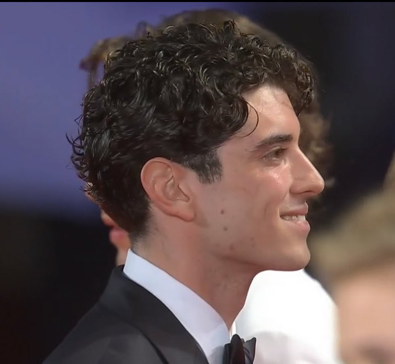 _aquiloni's tweet photo. NICOLAS MAUPAS, 1998, MIGLIORE ATTORE RIVELAZIONE DELL’ANNO 2022. OLIO SU TELA. #NicolasMaupasVenezia #Venezia79 https://t.co/OCFcw1ykAD