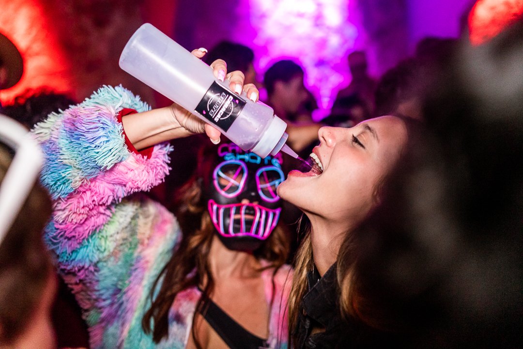 ccs_shots's tweet photo. SHOT SHOT SHOT SHOT

#pijamaparty ¿La recuerdan? 🔥

#Caracasshot #Caracas #EventosVenezuela #eventoscaracas #Locura #Tragos #Show #Rumbas #ViralVenezuela #Brutal #GreenMartini #discotecacaracas https://t.co/JeBIZqfbSI