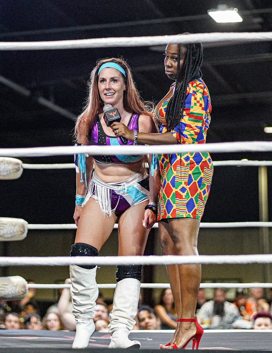 edwinc1017's tweet photo. ๐ธ @SantanaGarrett_ @AylaTheFox ๐ค #SHINE73 #WomensWrestling https://t.co/0hoI1xEamS