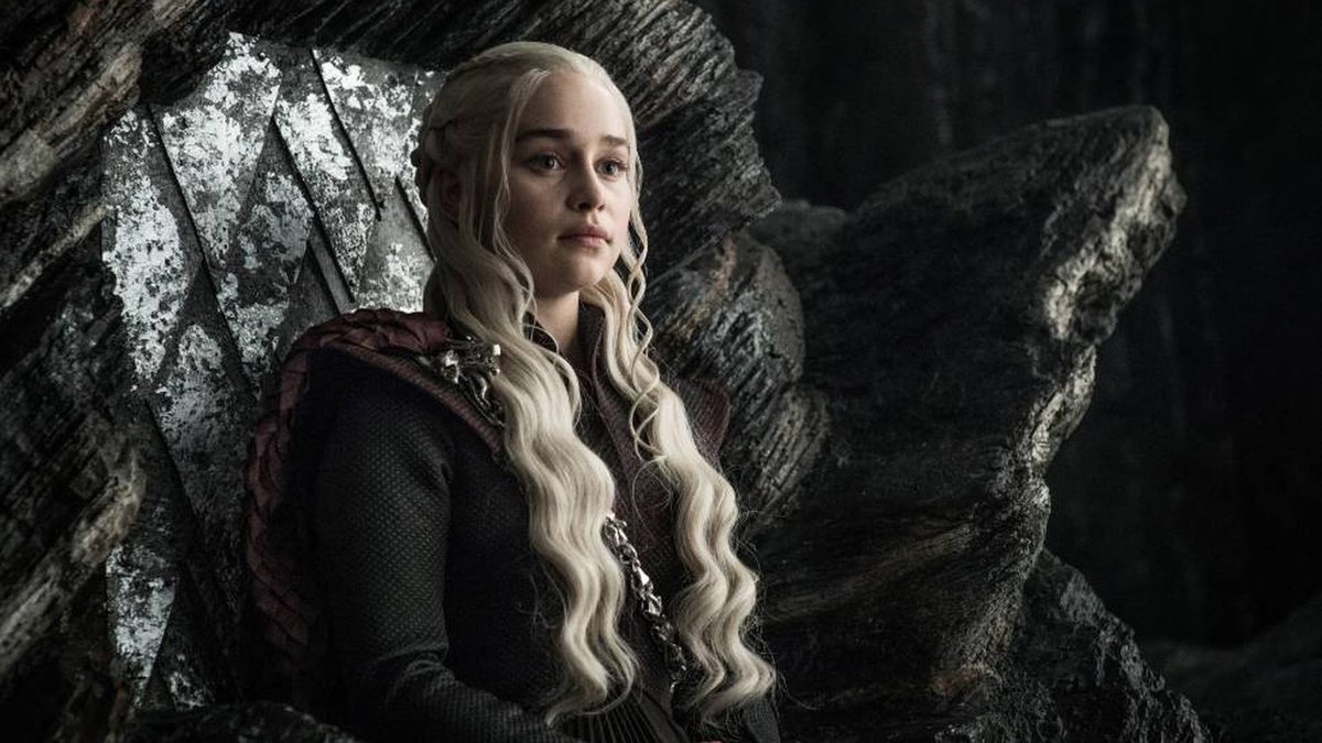 nachotar0's tweet photo. La única reina que existe ! Daenerys Targaryen de la Tormenta, la que no arde, rompedora de cadenas, madre de dragones, Khaleesi de los Dothraki, Reina de los Ándalos y los Rhoynar y los Primeros Hombres, Señora de los Siete Reinos y Protectora del Reino  #LondonBridge https://t.co/x0oTbyMMhg