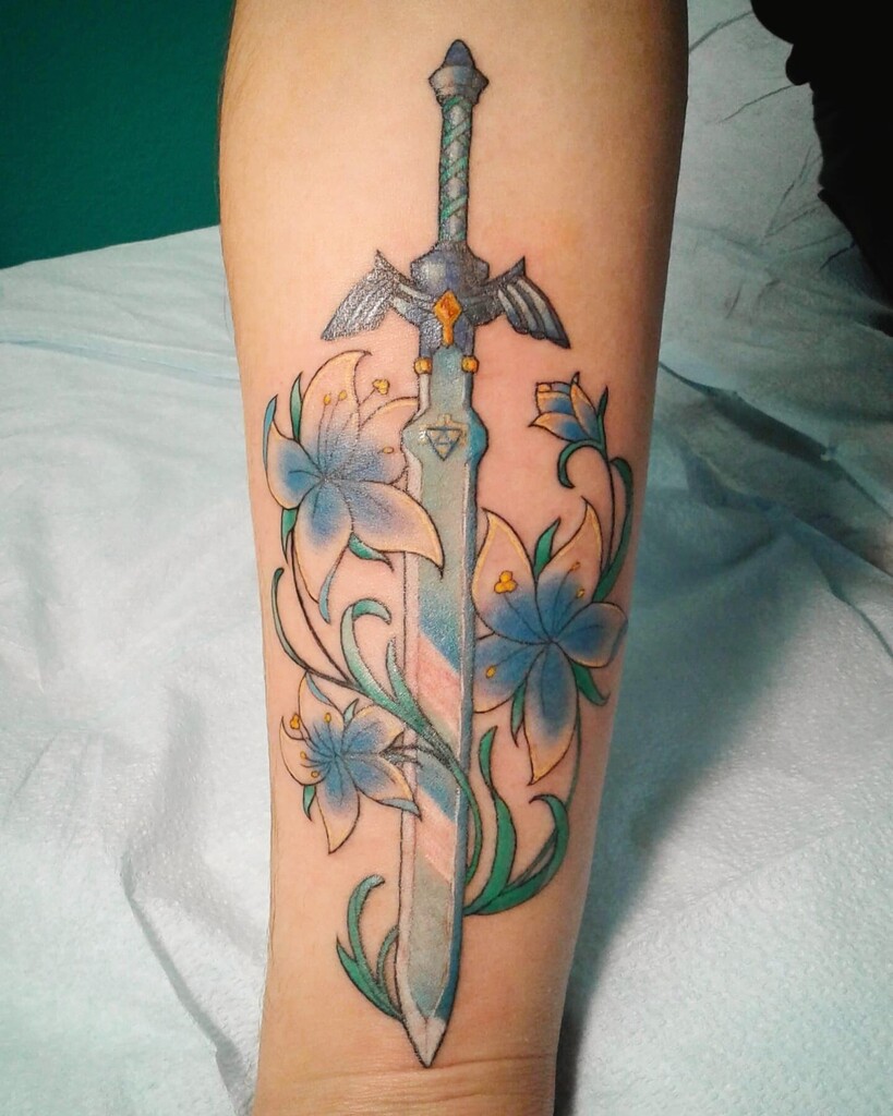 522Tattoo's tweet photo. "It's dangerous to go alone! Take this"

Happy-almost-Birthday to our artist Molly! 🎉

What every hero needs on their journey! One master sword from The Legend of Zelda series. Done beautifully I might add. 🗡

@mollyharrisz

#colortattoo #zelda #zeldatattoo #forearmtattoo #5… https://t.co/g6CVJnNseM