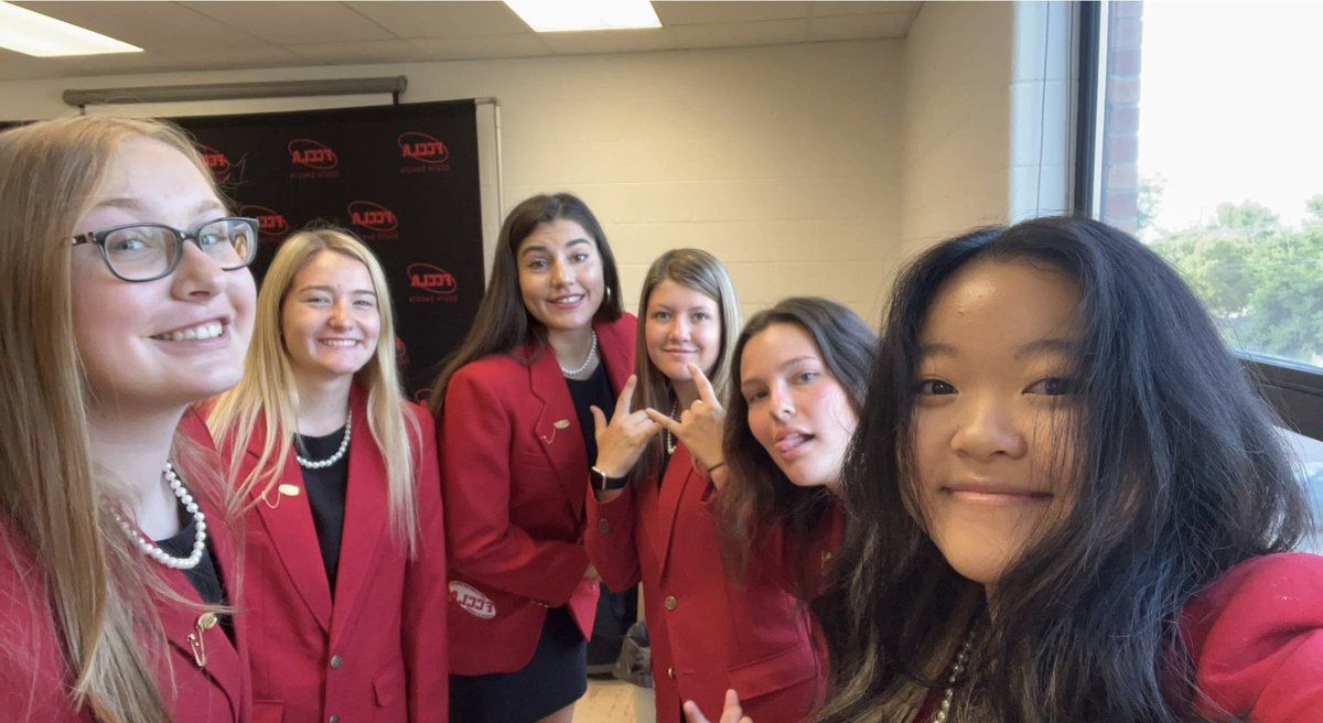 SDFCCLAPres's tweet photo. Already missing my officer team! 🥺 Thanks to all for a wonderful fall planning meeting! Don’t forget to register for Fall Leadership! OCTOBER 2-3 in HURON, SD!! <3 https://t.co/304i1ShQwP