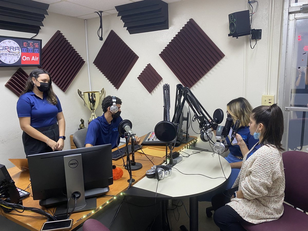 NotasDelSaco's tweet photo. Algunos de los miembros de nuestro equipo durante la primera transmisión del semestre Agosto 2022.🎙✨
Recuerden sintonizarnos todos los jueves a las 10:00 am por UPRA Web Radio.
#UPRA #nahjupra #MoreLatinosInNews #UPRAWEBRADIO #COMUUPRA https://t.co/2MxpkJwnlb