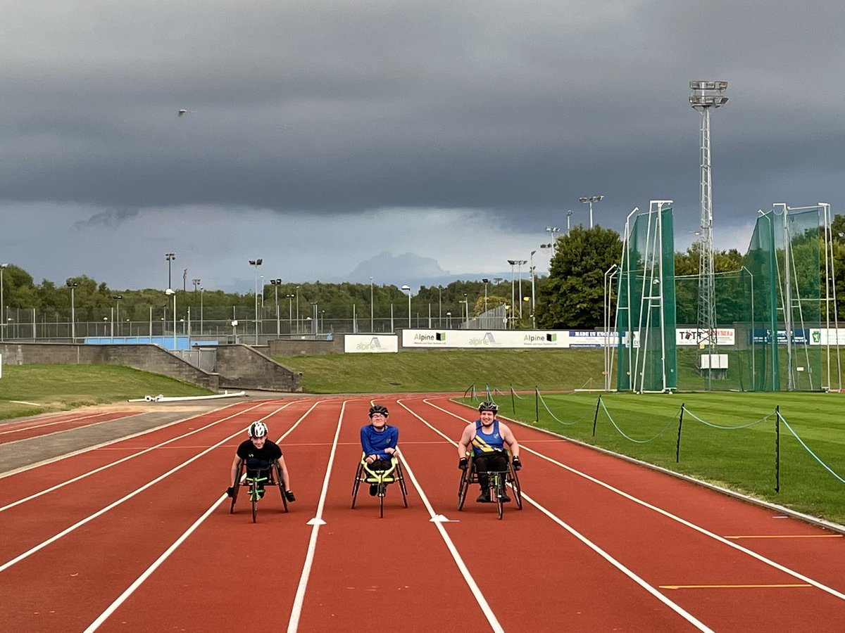 Couple of pictures from tonight’s session, just before the rain came ☔️

It was great to be back.